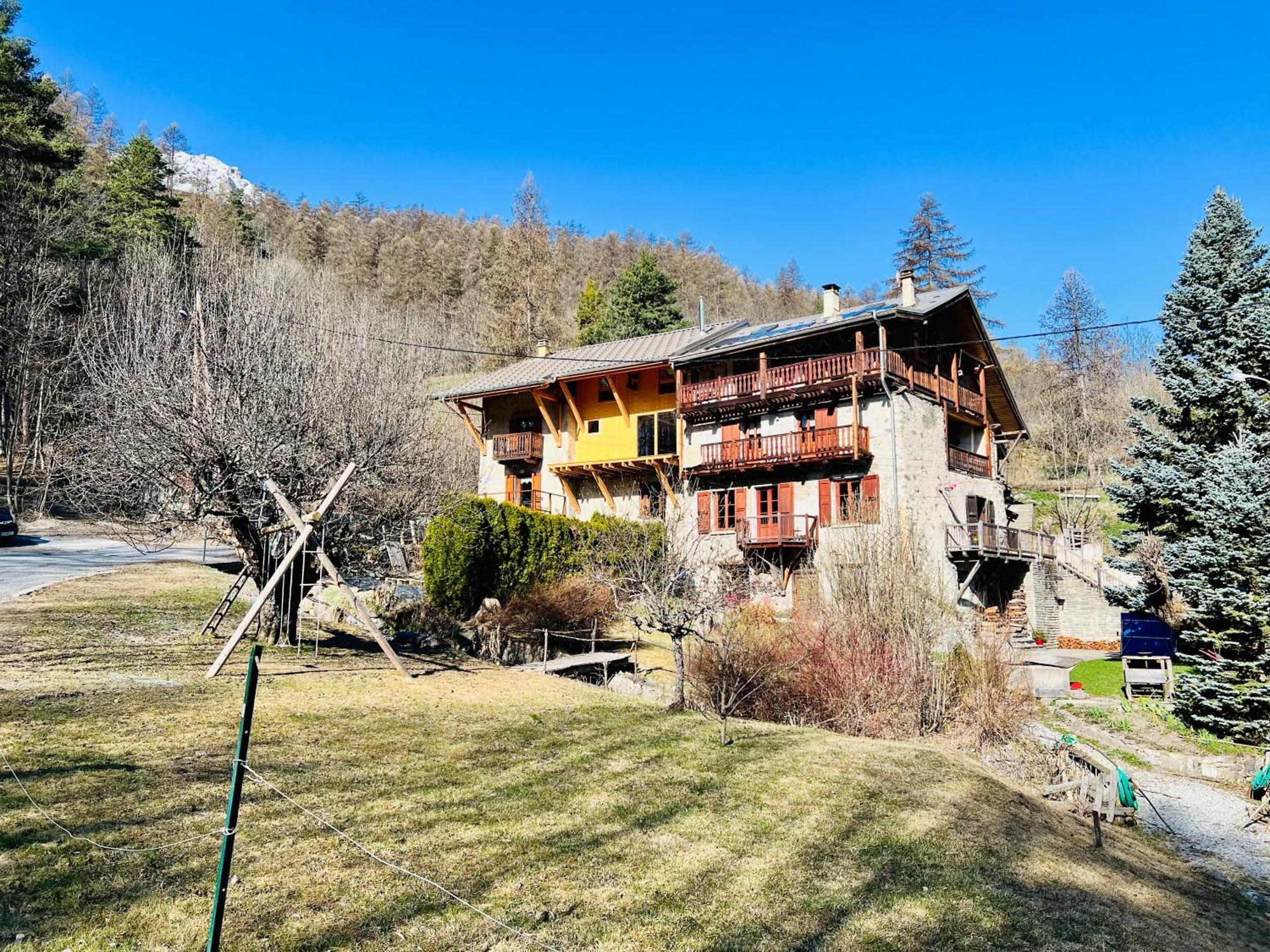 Charmante Maison De Montagne บรีอองซง ภายนอก รูปภาพ